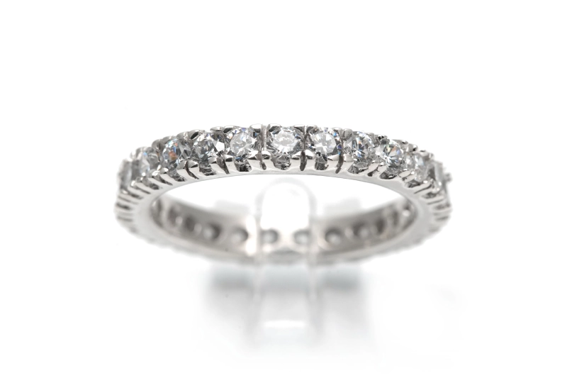 Alliance américaine contemporaine en argent 925 sertie de zirconiums