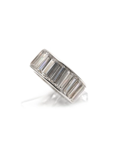 Bague contemporaine en argent 925 sertie de zirconiums