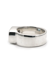 Bague contemporaine en argent 925 sertie d'une topaze