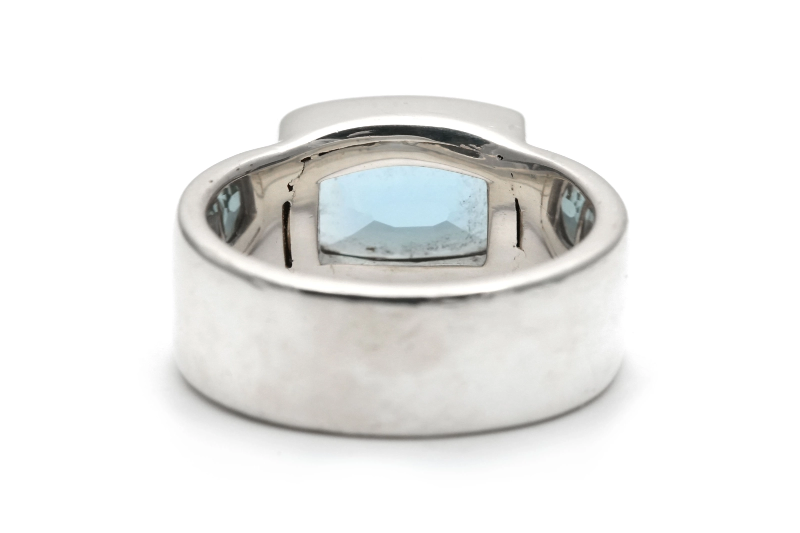 Bague contemporaine en argent 925 sertie d'une topaze