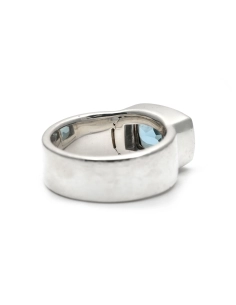 Bague contemporaine en argent 925 sertie d'une topaze