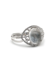 Bague contemporaine en argent 925 sertie d'une pierre de lune et de zirconiums