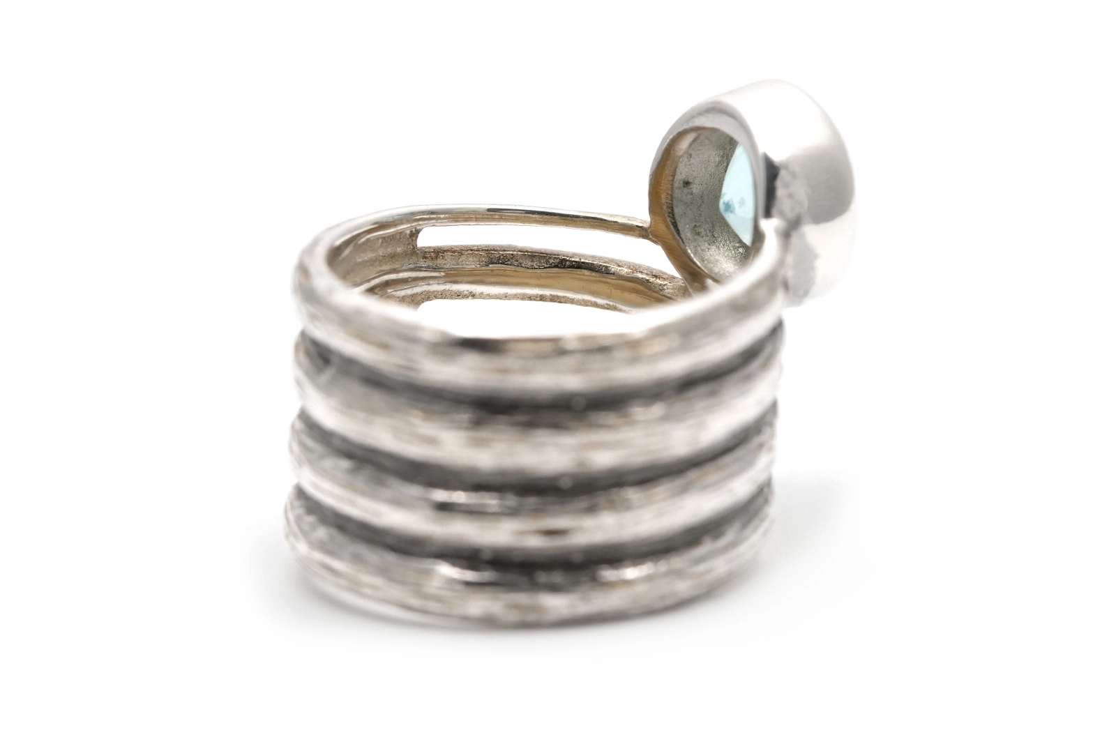 Bague contemporaine en argent 925 sertie d'une topaze