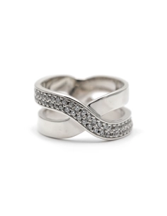 Bague contemporaine en argent 925 sertie de zirconiums