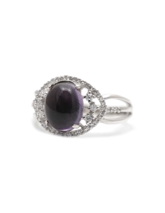 Bague contemporaine en argent 925 sertie d'une améthyste et de zirconiums