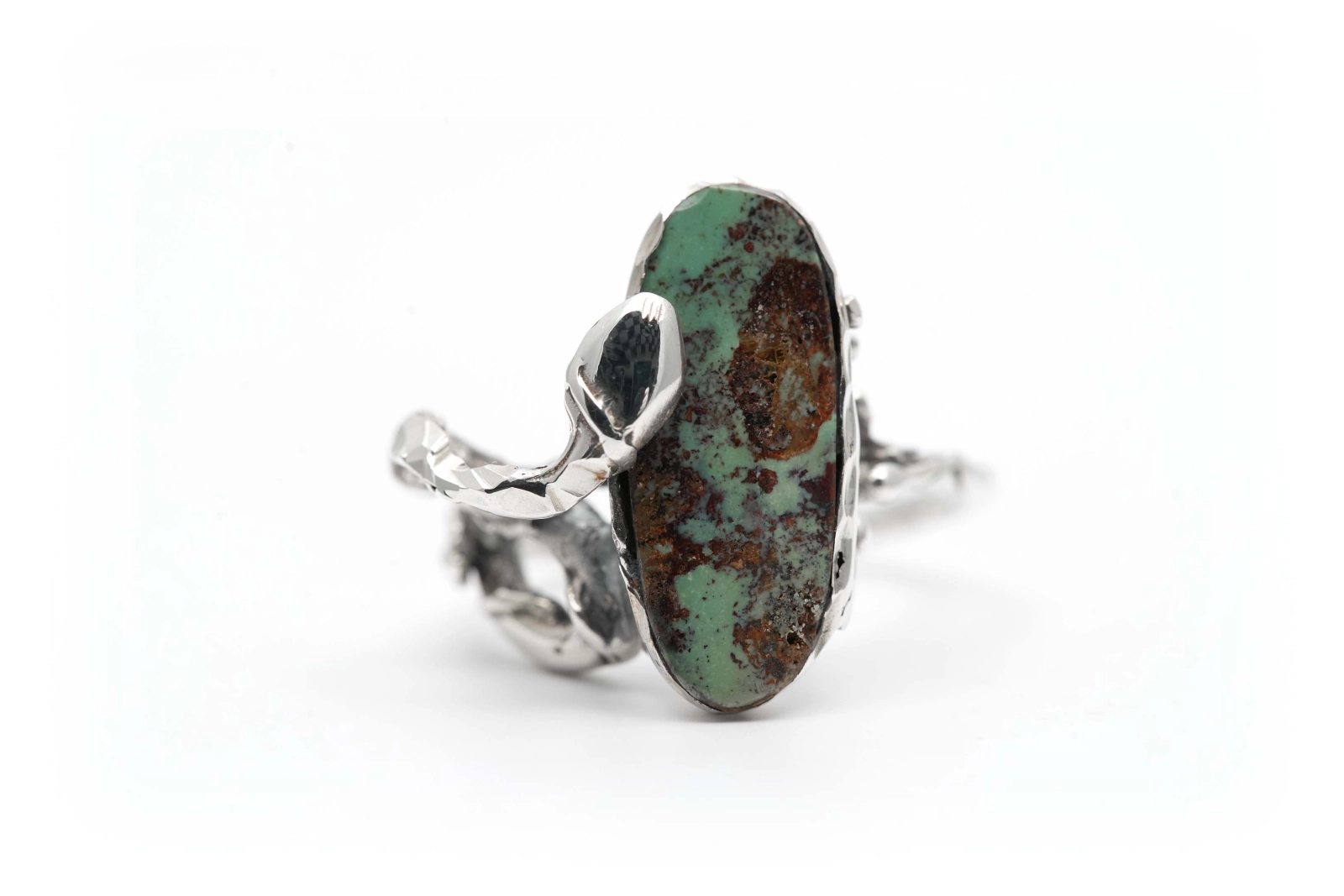 Bague contemporaine en argent 925 sertie d'une turquoise
