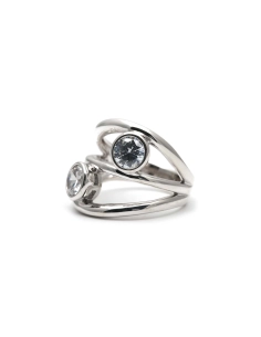 Bague contemporaine en argent 925 sertie de zirconiums
