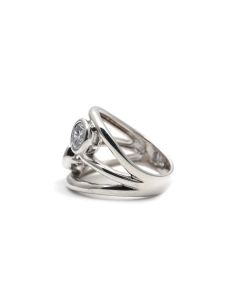 Bague contemporaine en argent 925 sertie de zirconiums
