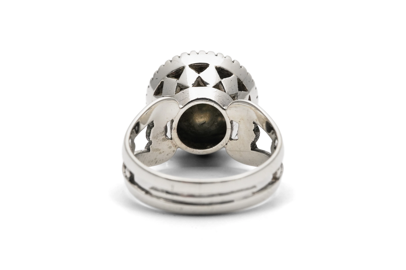 Bague Art Déco en argent sertie de strass