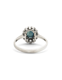 Bague contemporaine en argent 925 sertie d'un saphir et de zirconiums