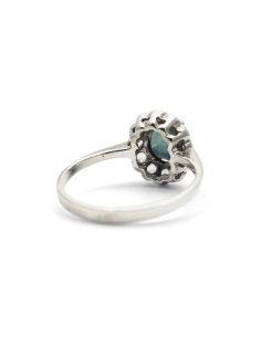 Bague contemporaine en argent 925 sertie d'un saphir et de zirconiums