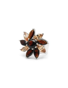 Bague contemporaine en argent 925 sertie de zirconiums