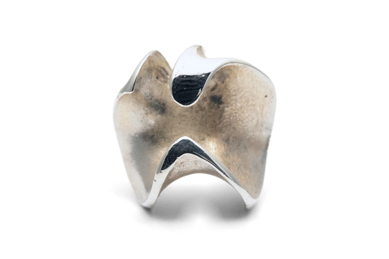 Bague contemporaine en argent 900