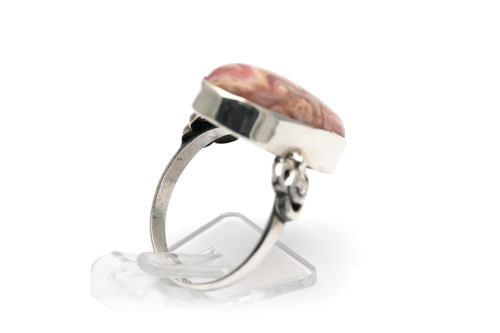 Bague Années 70 en argent 925 sertie d'une rhodochrosite