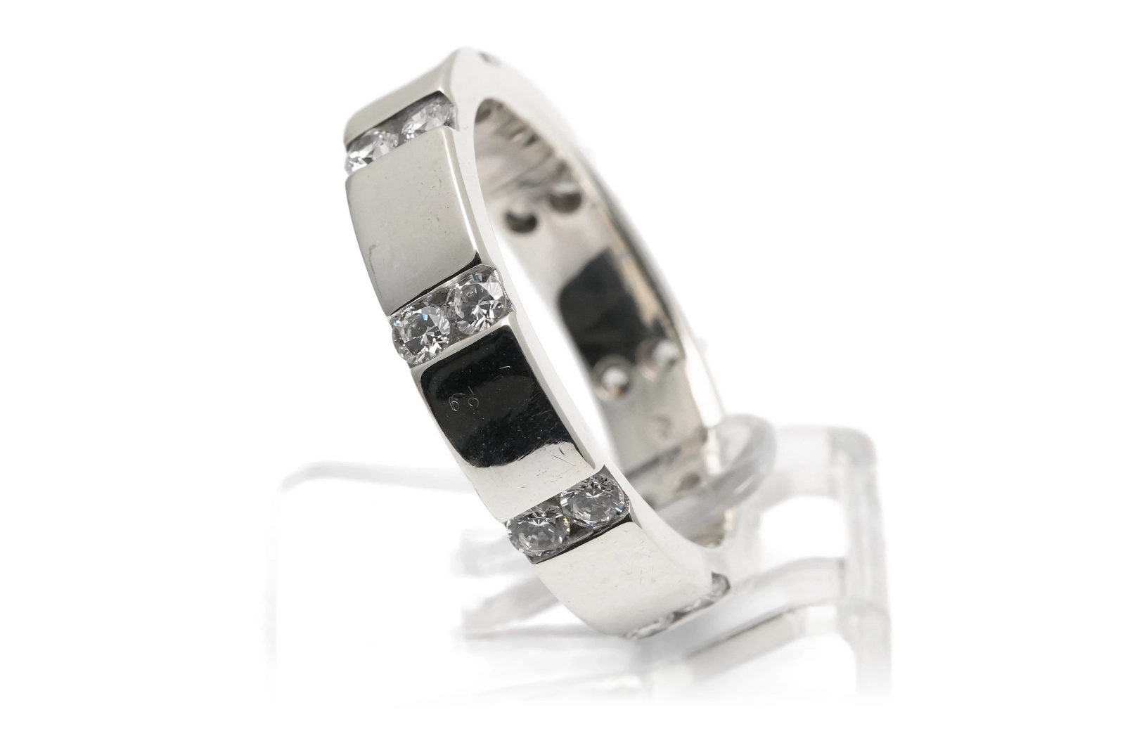 Bague contemporaine en argent 925 sertie de zirconiums