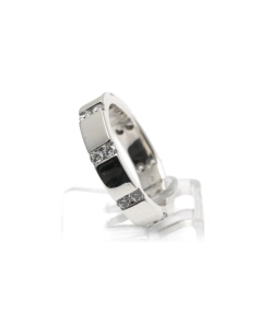 Bague contemporaine en argent 925 sertie de zirconiums