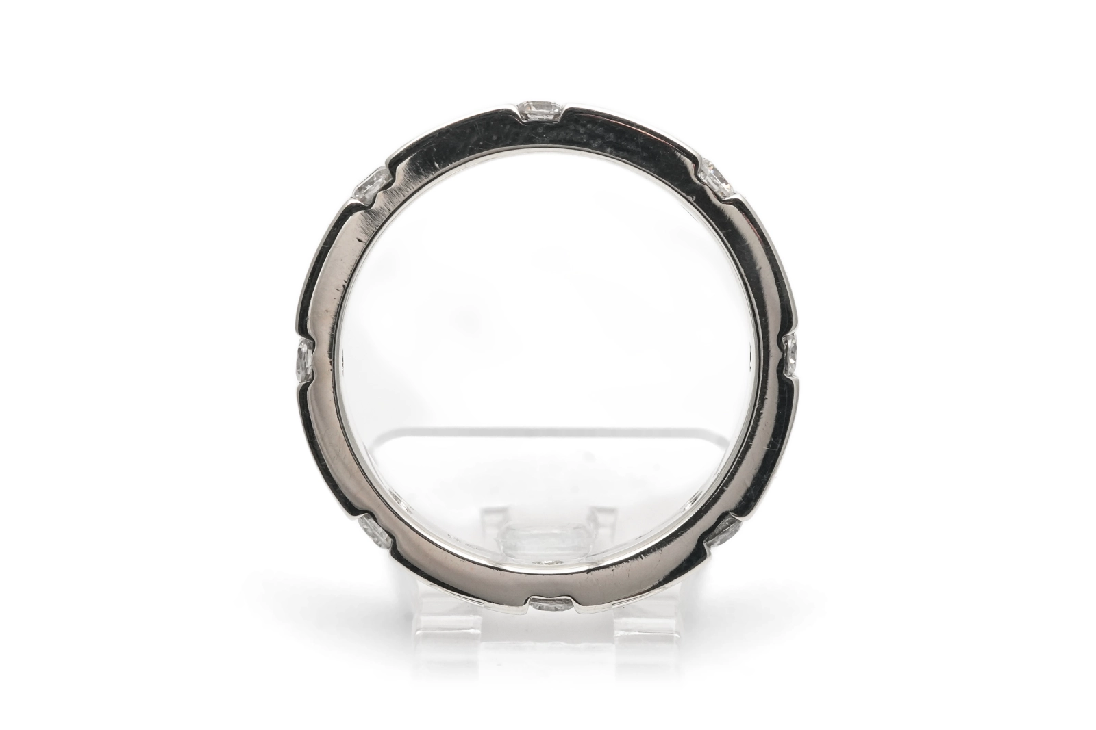 Bague contemporaine en argent 925 sertie de zirconiums