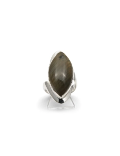 Bague contemporaine en argent 925 sertie d'une labradorite