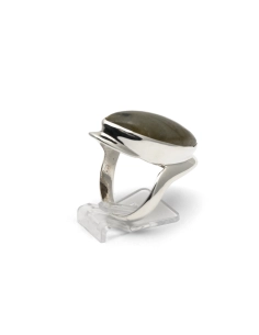 Bague contemporaine en argent 925 sertie d'une labradorite
