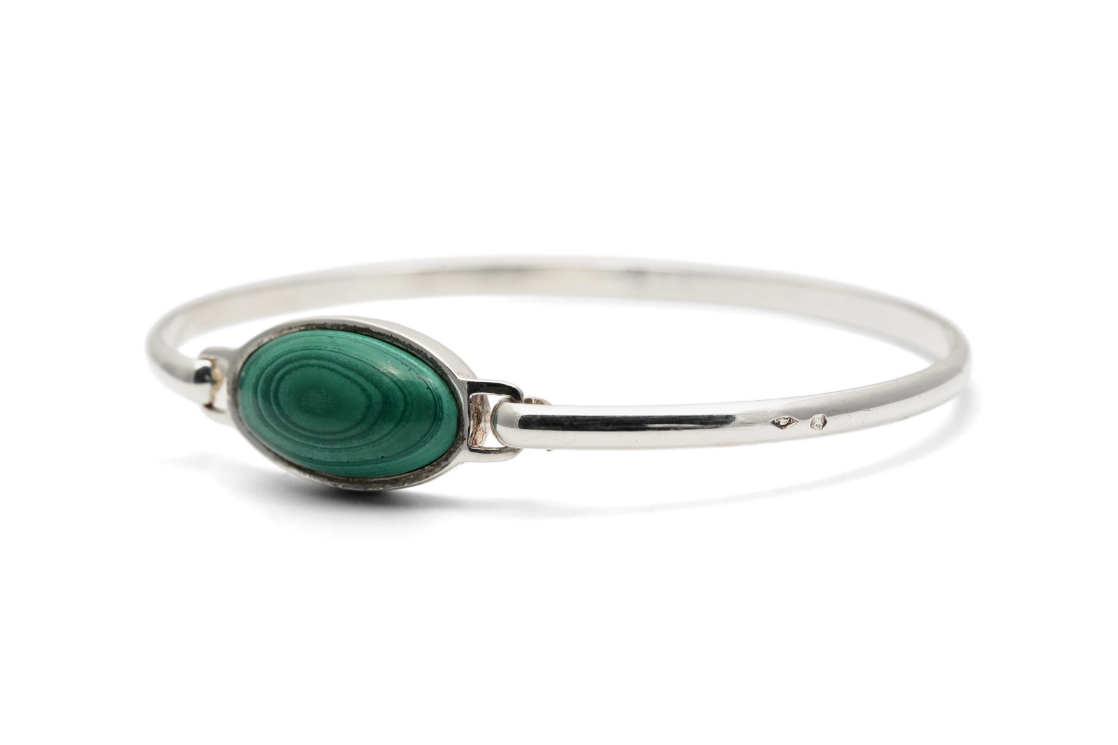 Bracelet Années 70 en argent 800 serti d'une malachite