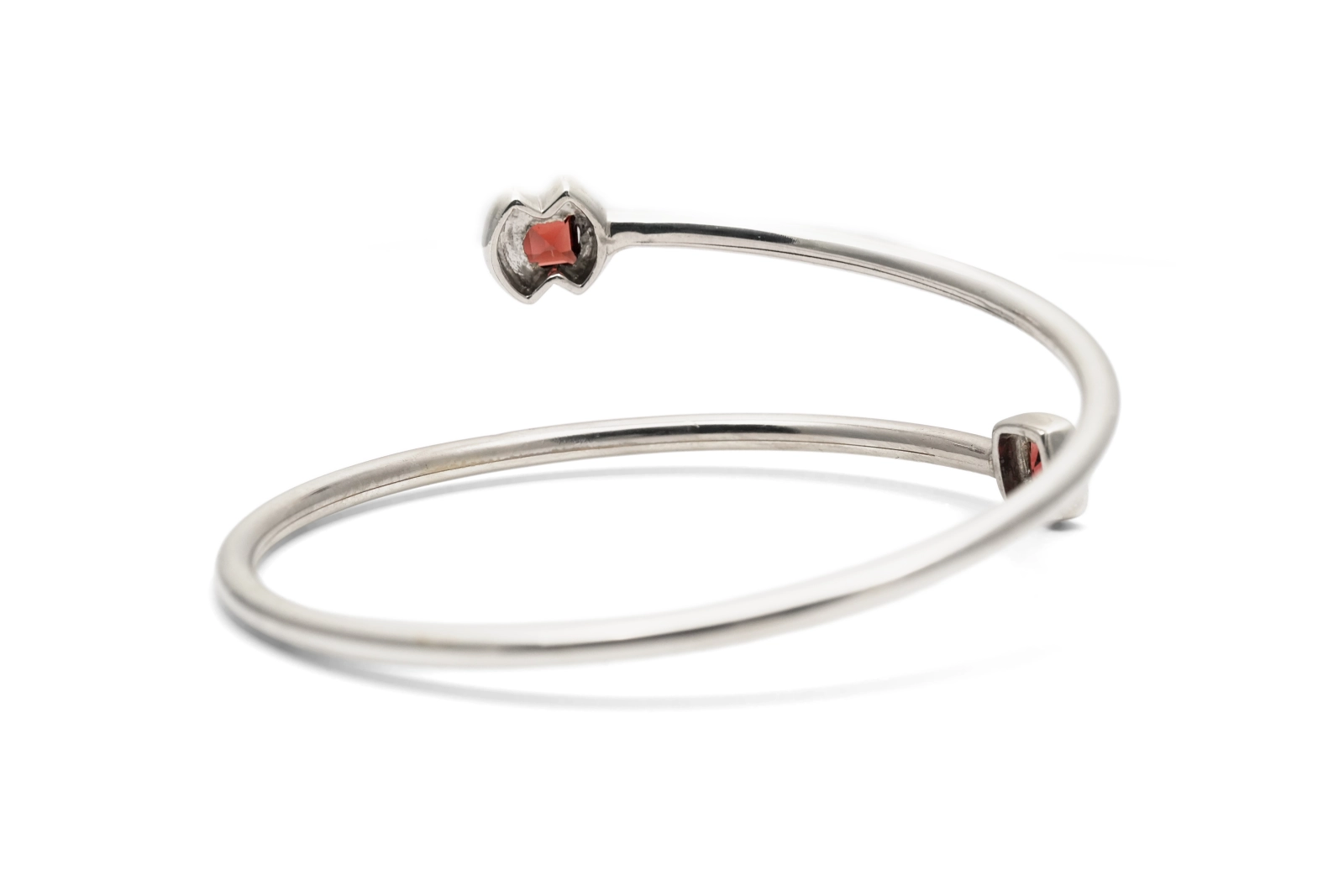 Bracelet contemporain en argent 925 serti de grenats