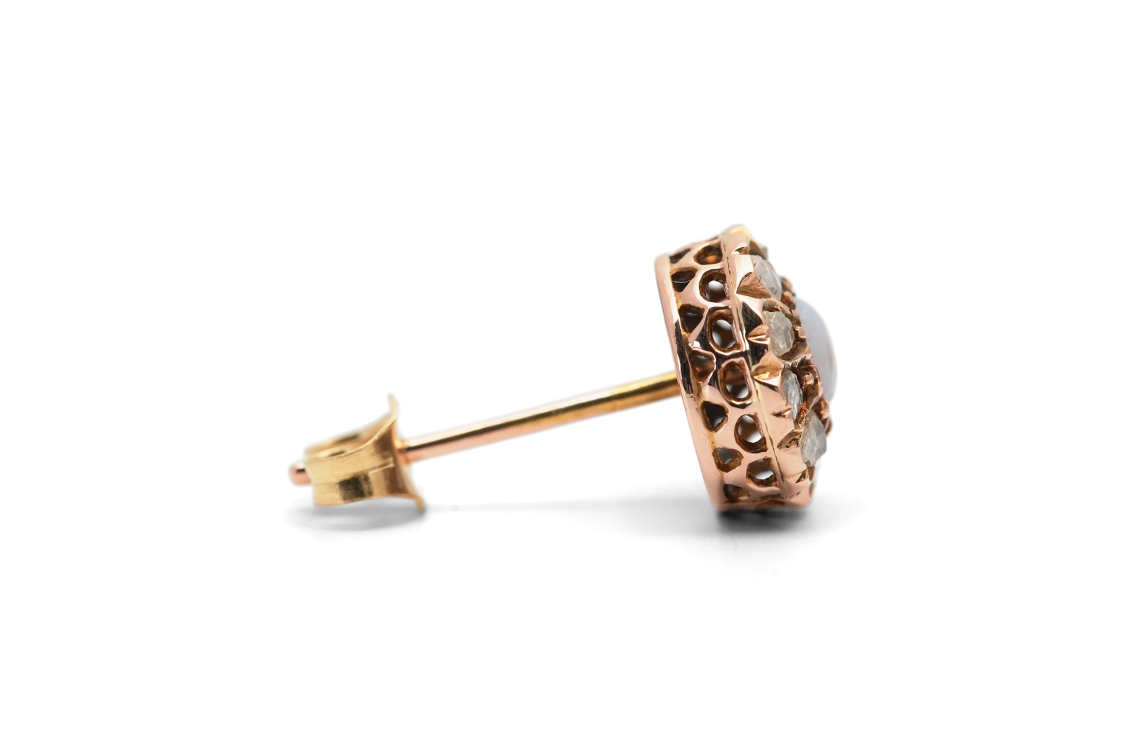 Boucles d'oreilles Art Nouveau en or jaune 18 carats serties d'opales et de diamants taille "rose"
