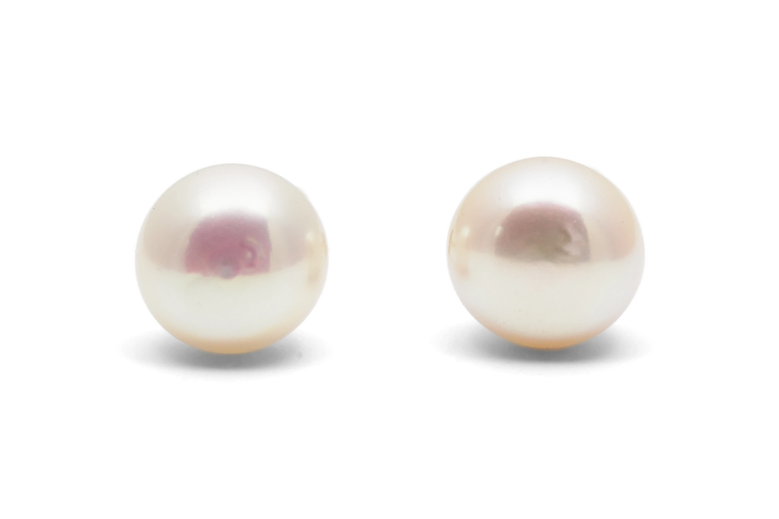 Boucles d'oreilles contemporaines en or jaune 18 carats serties de perles