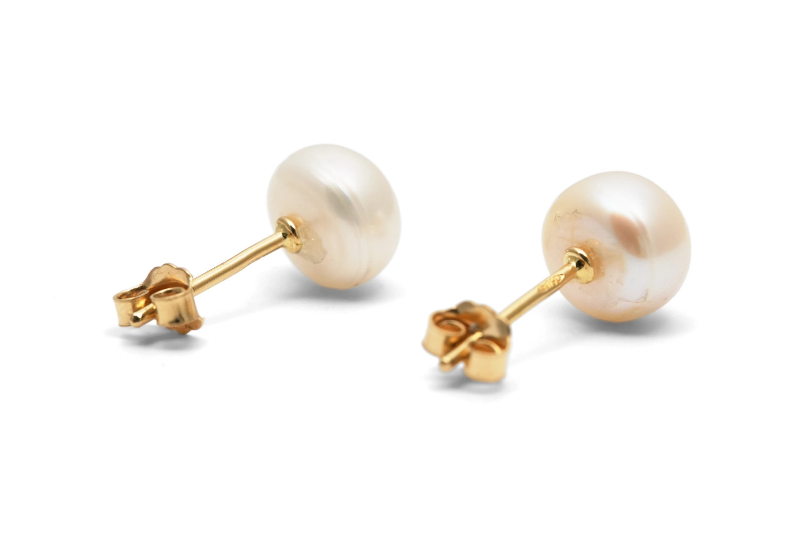 Boucles d'oreilles contemporaines en or jaune 18 carats serties de perles