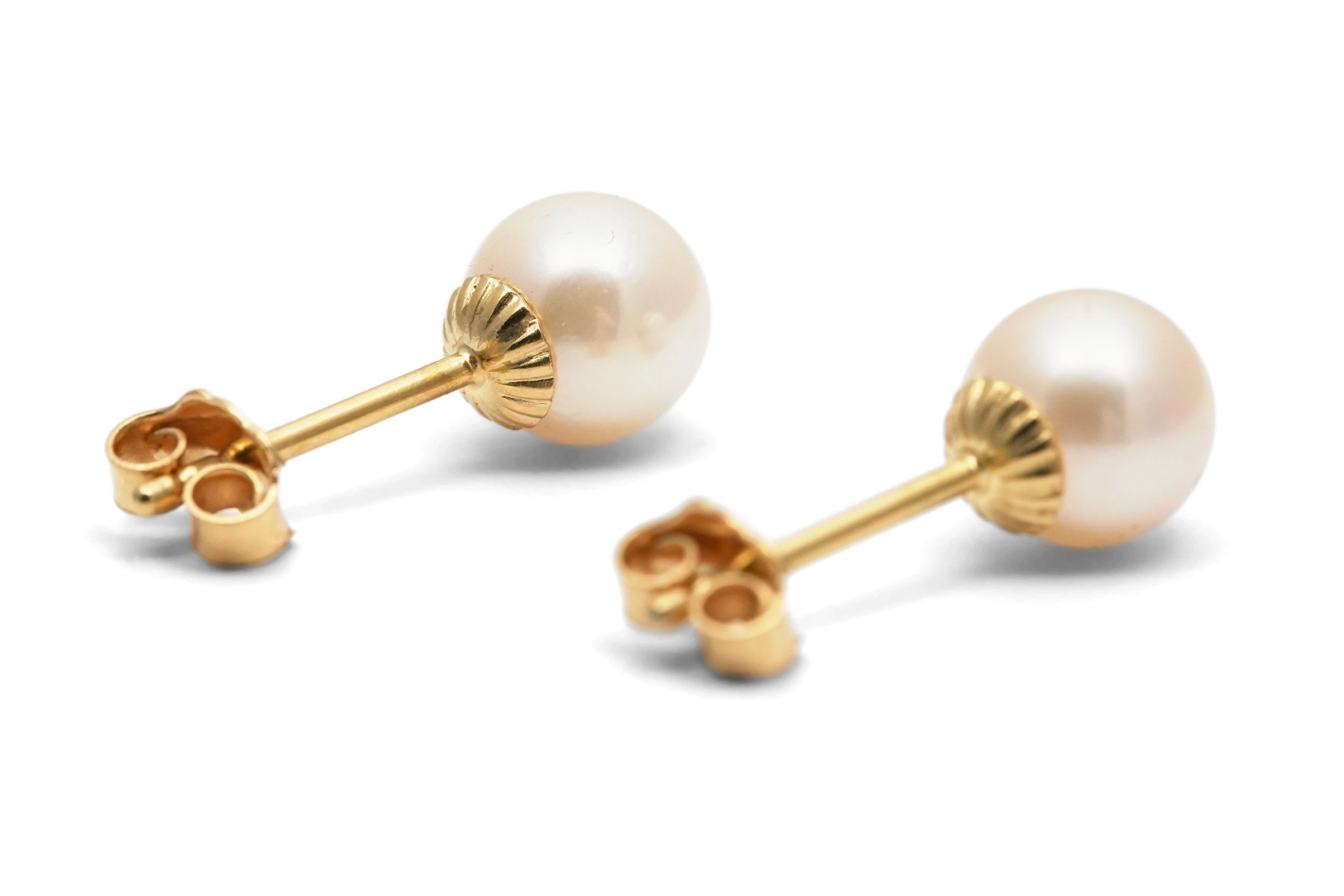 Boucles d'oreilles contemporaines en or jaune 18 carats serties de perles