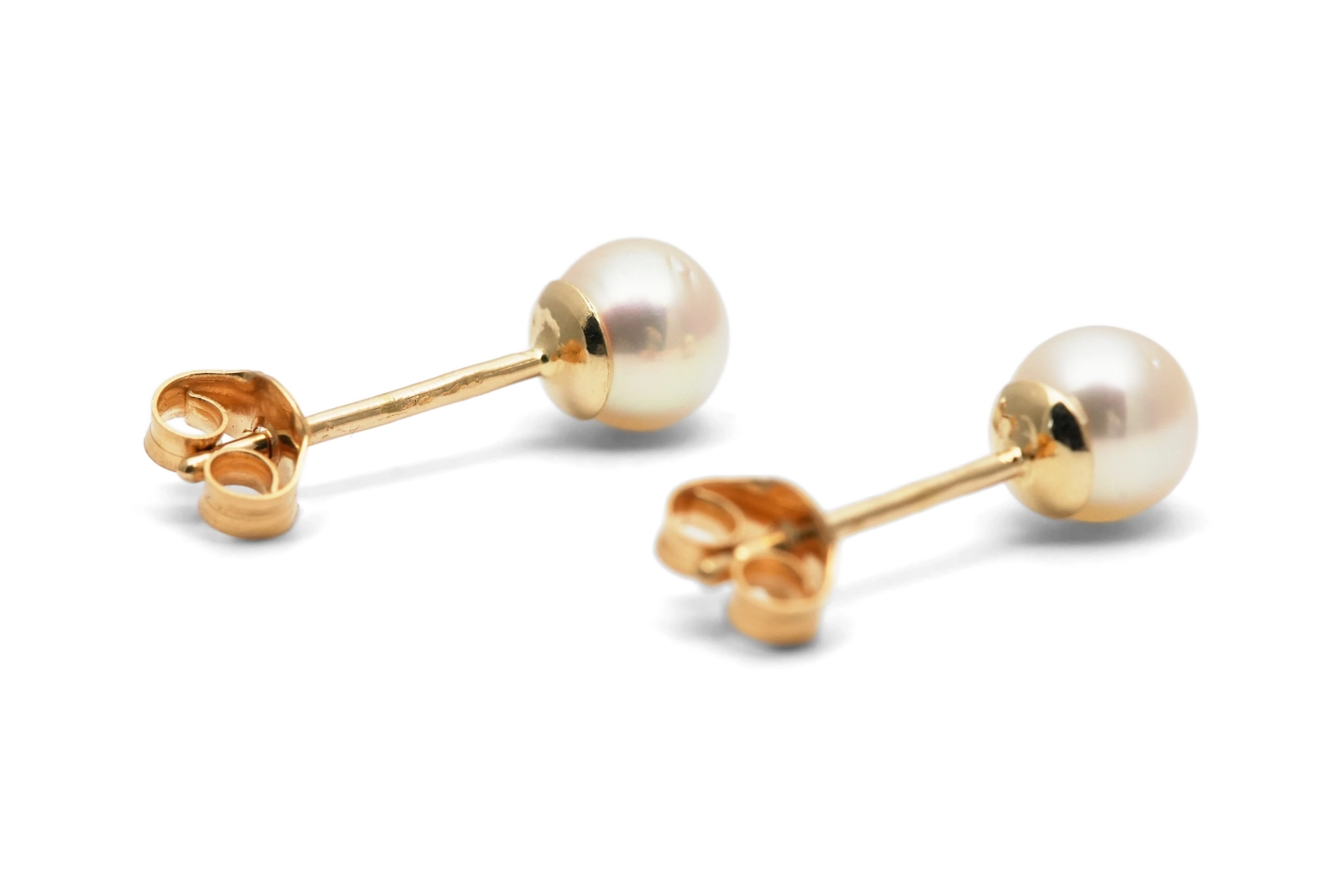 Boucles d'oreilles contemporaines en or jaune 18 carats serties de perles