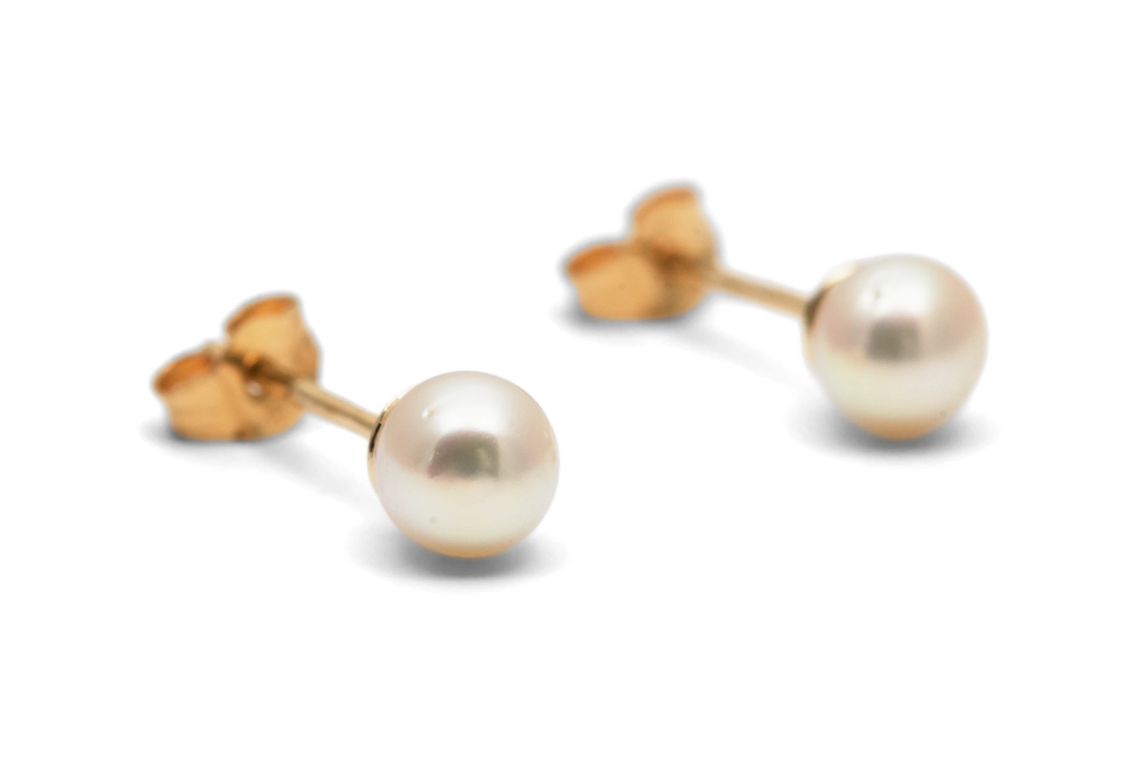 Boucles d'oreilles contemporaines en or jaune 18 carats serties de perles