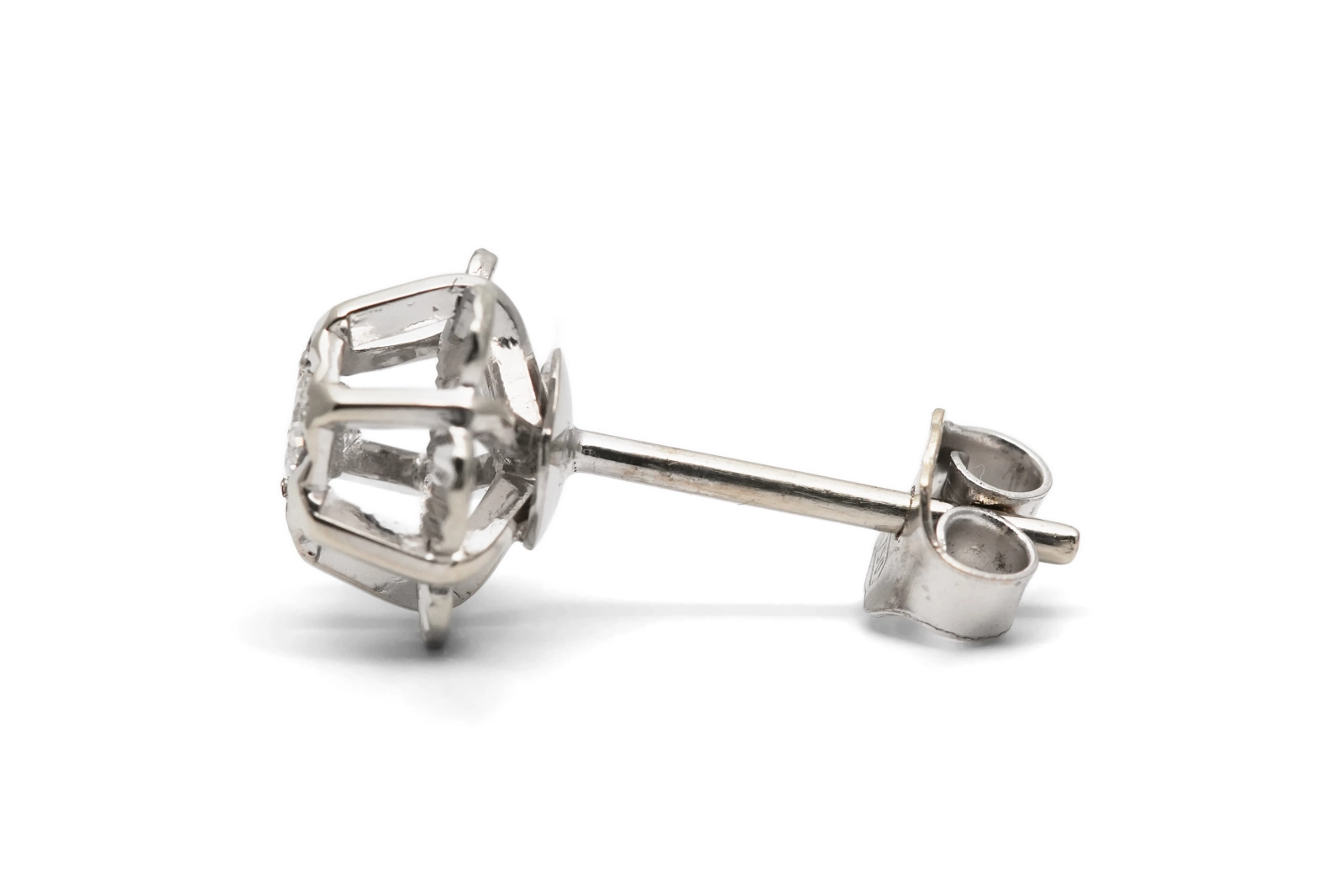 Boucles d'oreilles Art Déco en or blanc 18 carats serties de diamants taille "brillant" (+-0.14ct)