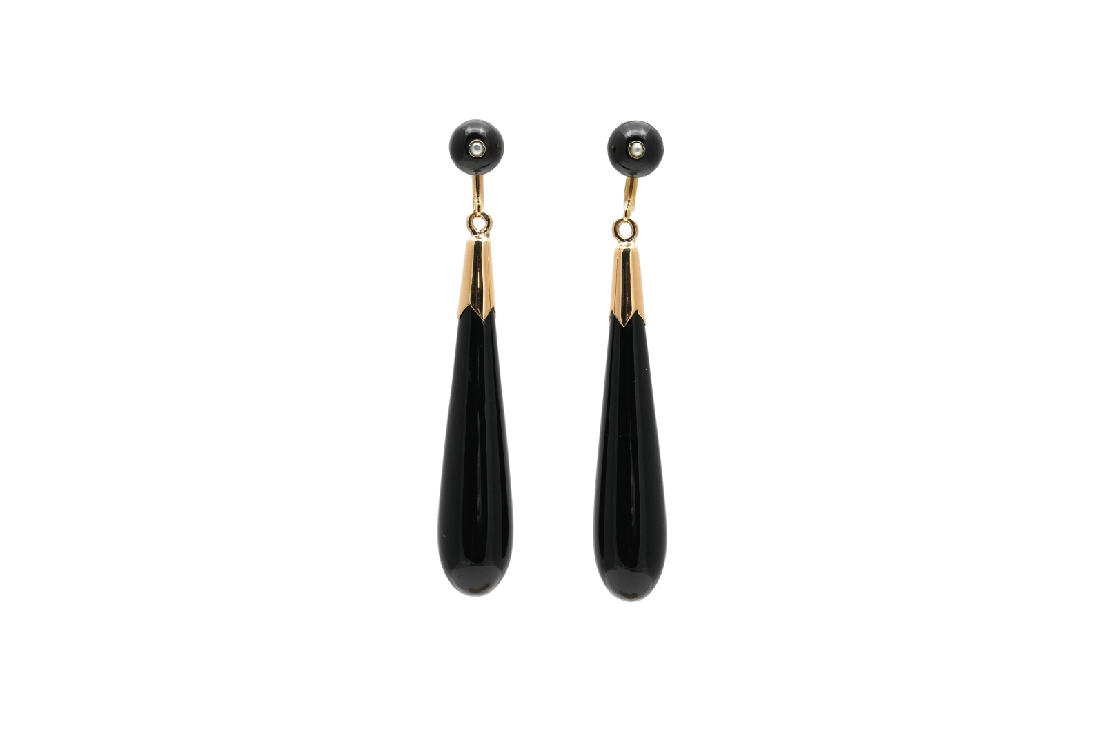 Boucles d'oreilles Napoléon III en or jaune 18 carats serties d'onyx et de perles