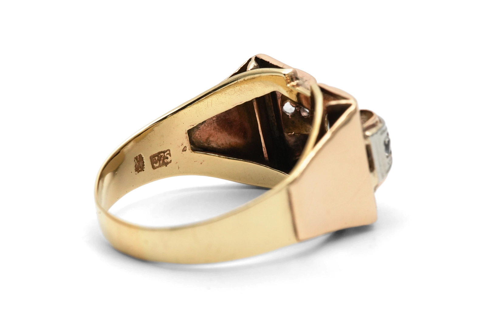 Bague Tank Art Déco en or jaune 9 carats sertie de saphirs blancs