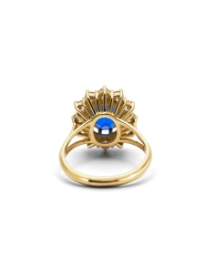 Bague contemporaine en or jaune 18 carats sertie d'un saphir de synthèse et de zirconiums
