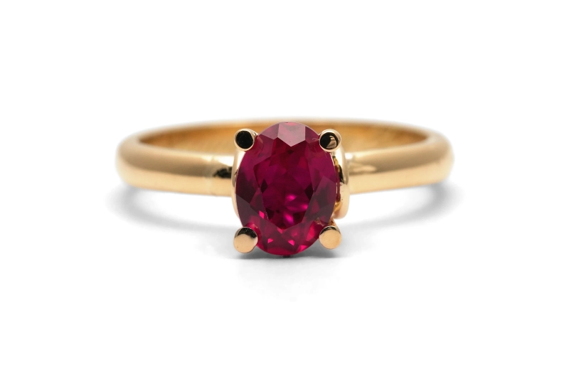 Bague Années 70 en or jaune 18 carats sertie d'un rubis de synthèse