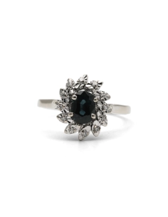 Bague Années 70 en or blanc 18 carats sertie d'un saphir et de diamant taille "8/8"