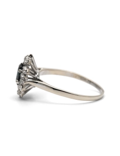 Bague Années 70 en or blanc 18 carats sertie d'un saphir et de diamant taille "8/8"