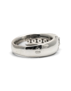 Bague contemporaine en argent 925 sertie d'un saphir et de zirconiums