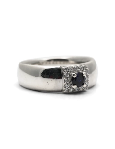 Bague contemporaine en argent 925 sertie d'un saphir et de zirconiums