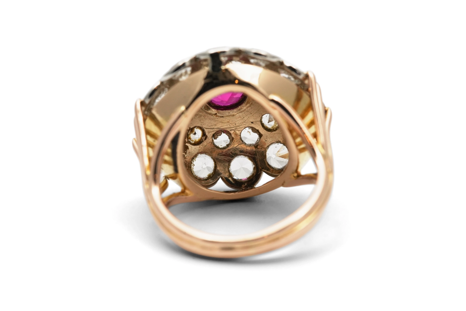 Bague Années 50 en or jaune 18 carats et argent sertie d'un rubis de synthèse et de saphirs de synthèse