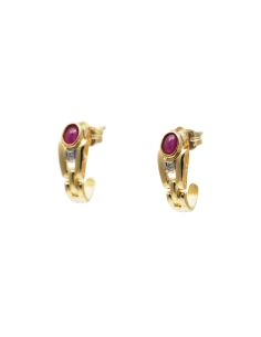 Boucles d'oreilles contemporaines en or jaune 18 carats serties de rubis et de diamants taille "brillant" (+-0.10 ct)