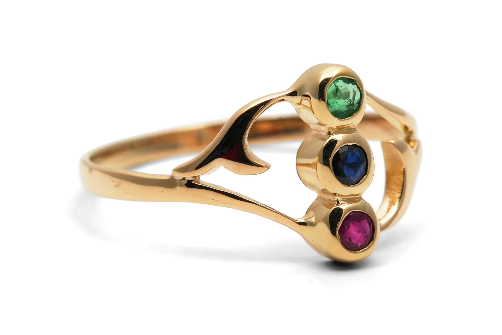 Bague contemporaine en or jaune 18 carats sertie d'une émeraude, d'un saphir et d'un rubis