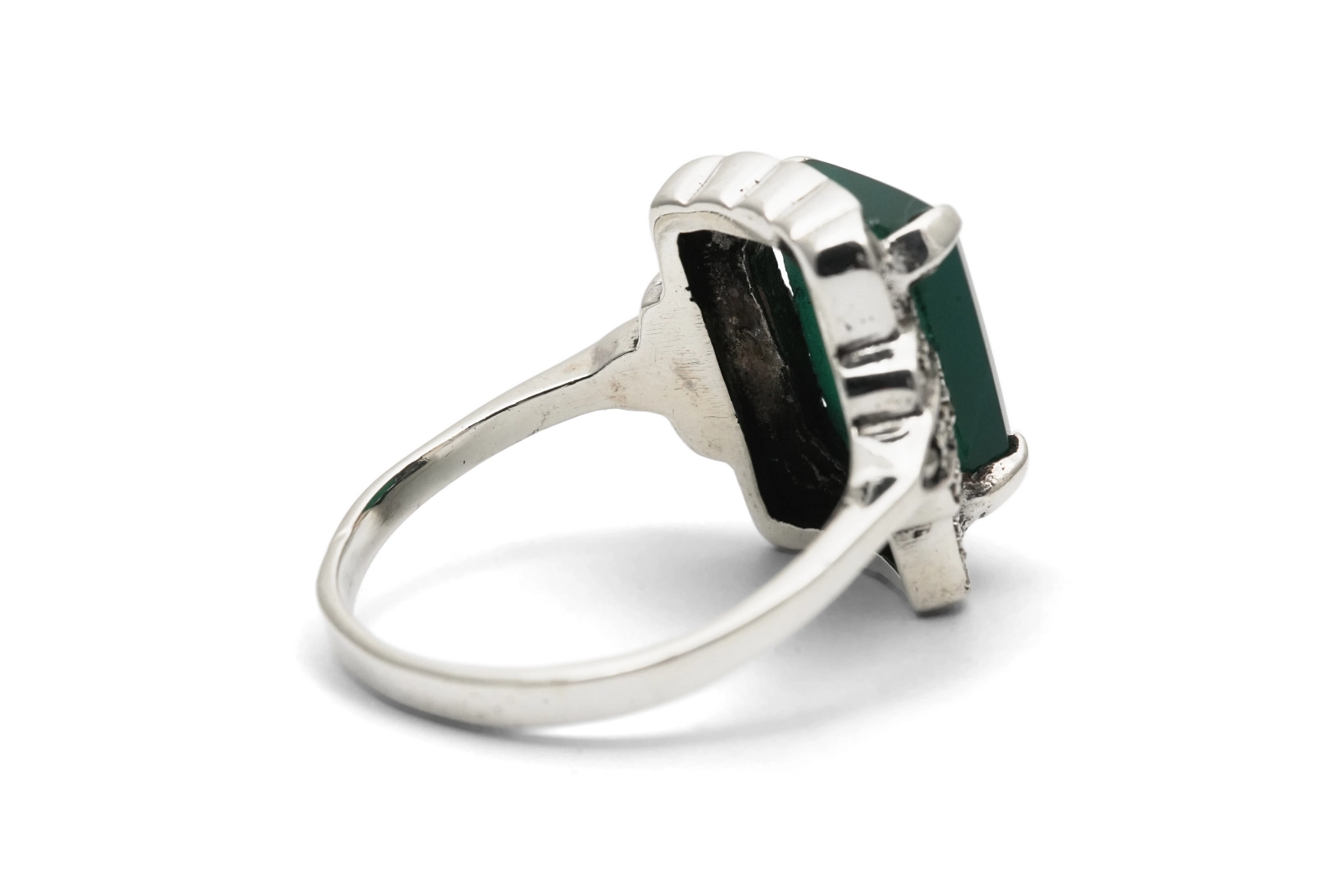 Bague contemporaine en argent 925 sertie d'une chrysocolle et de marcassites