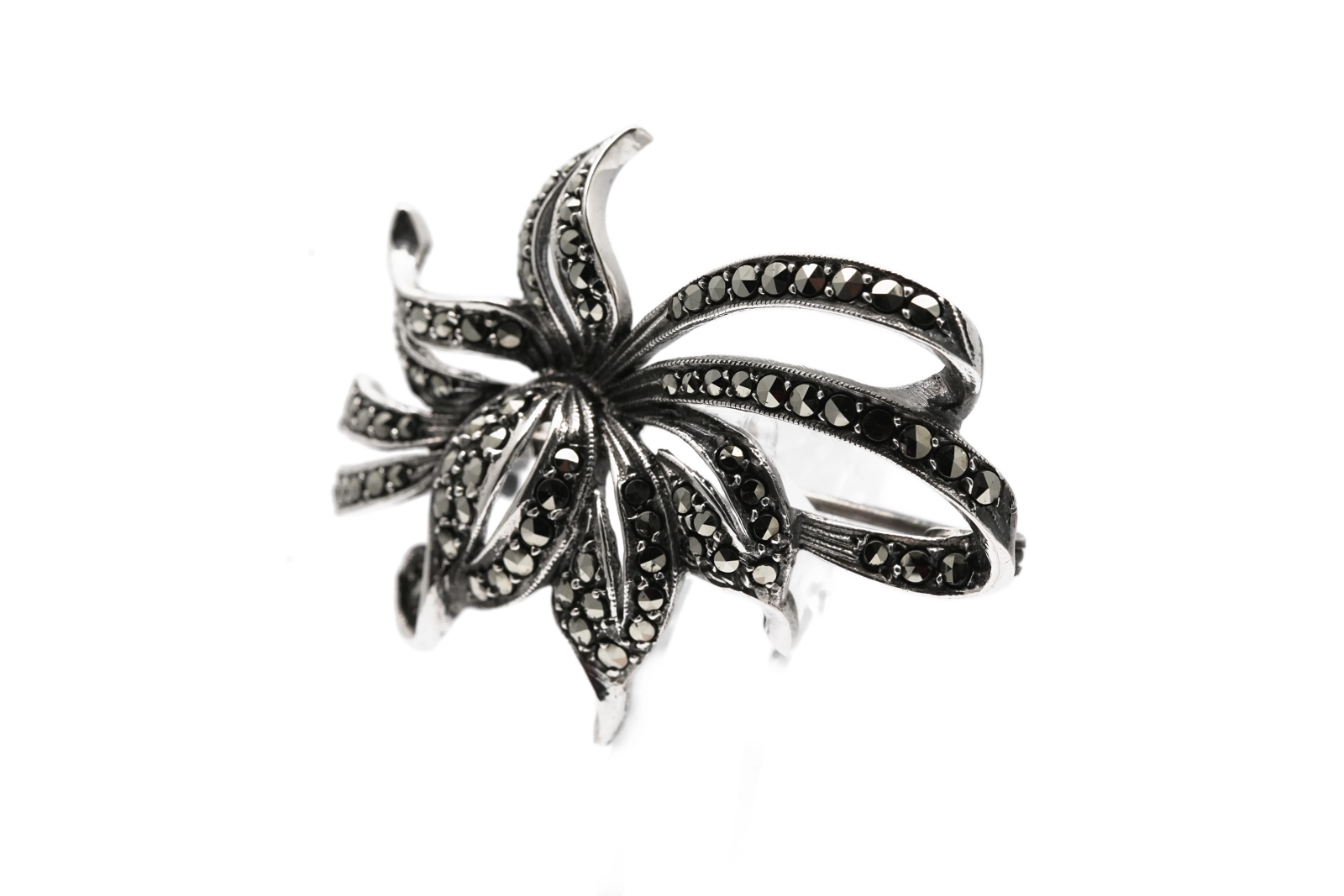 Broche Art Déco en argent 835 sertie de marcassites