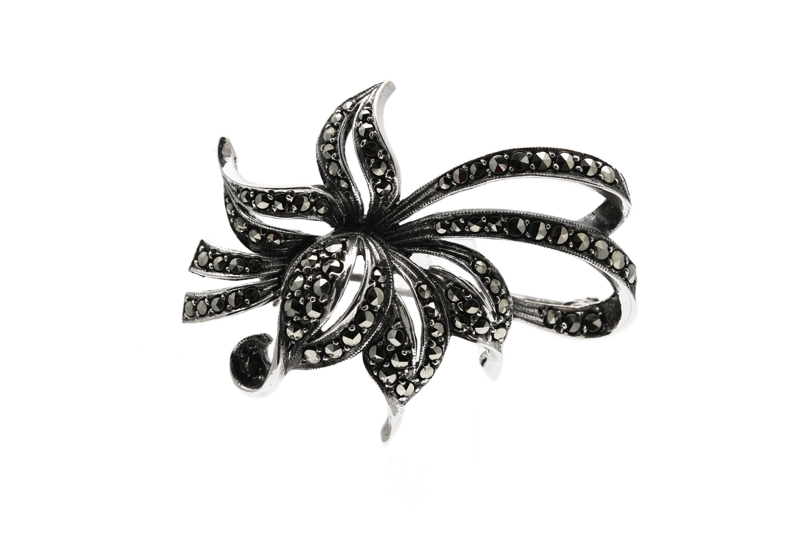 Broche Art Déco en argent 835 sertie de marcassites