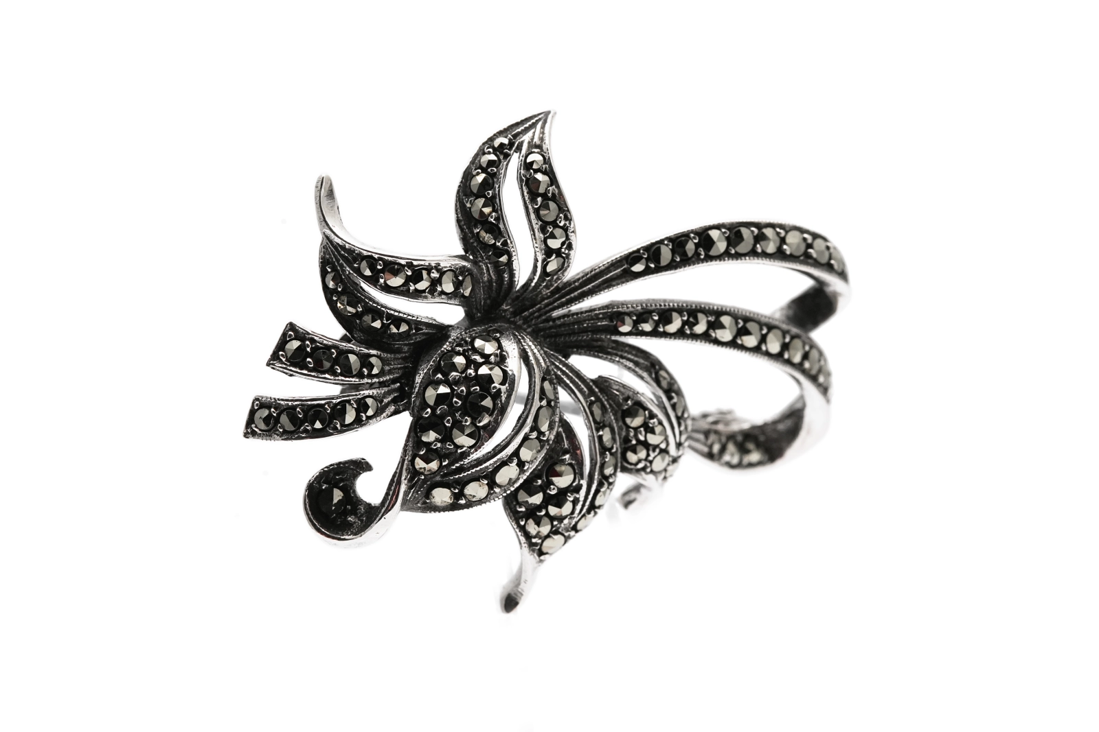 Broche Art Déco en argent 835 sertie de marcassites
