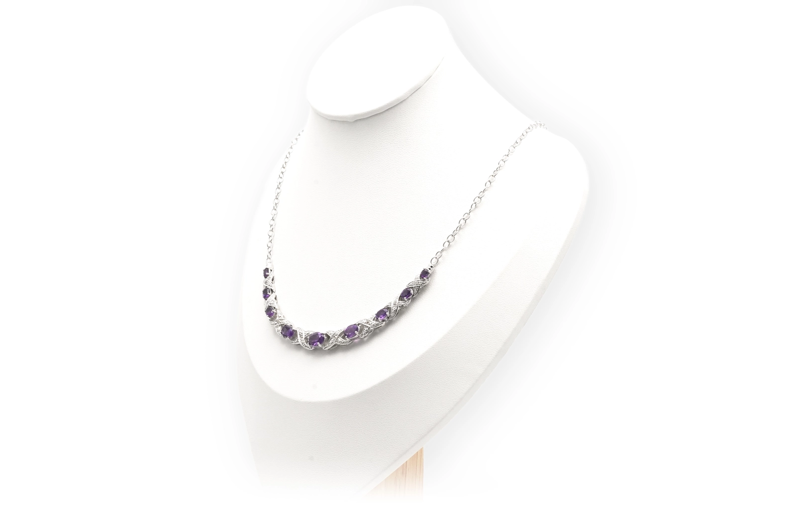 Collier contemporain en argent 925 serti d'améthystes et de zirconiums