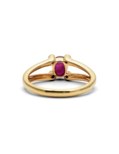 Bague contemporaine en or jaune 18 carats sertie d'un rubis et de diamants taille "8/8"