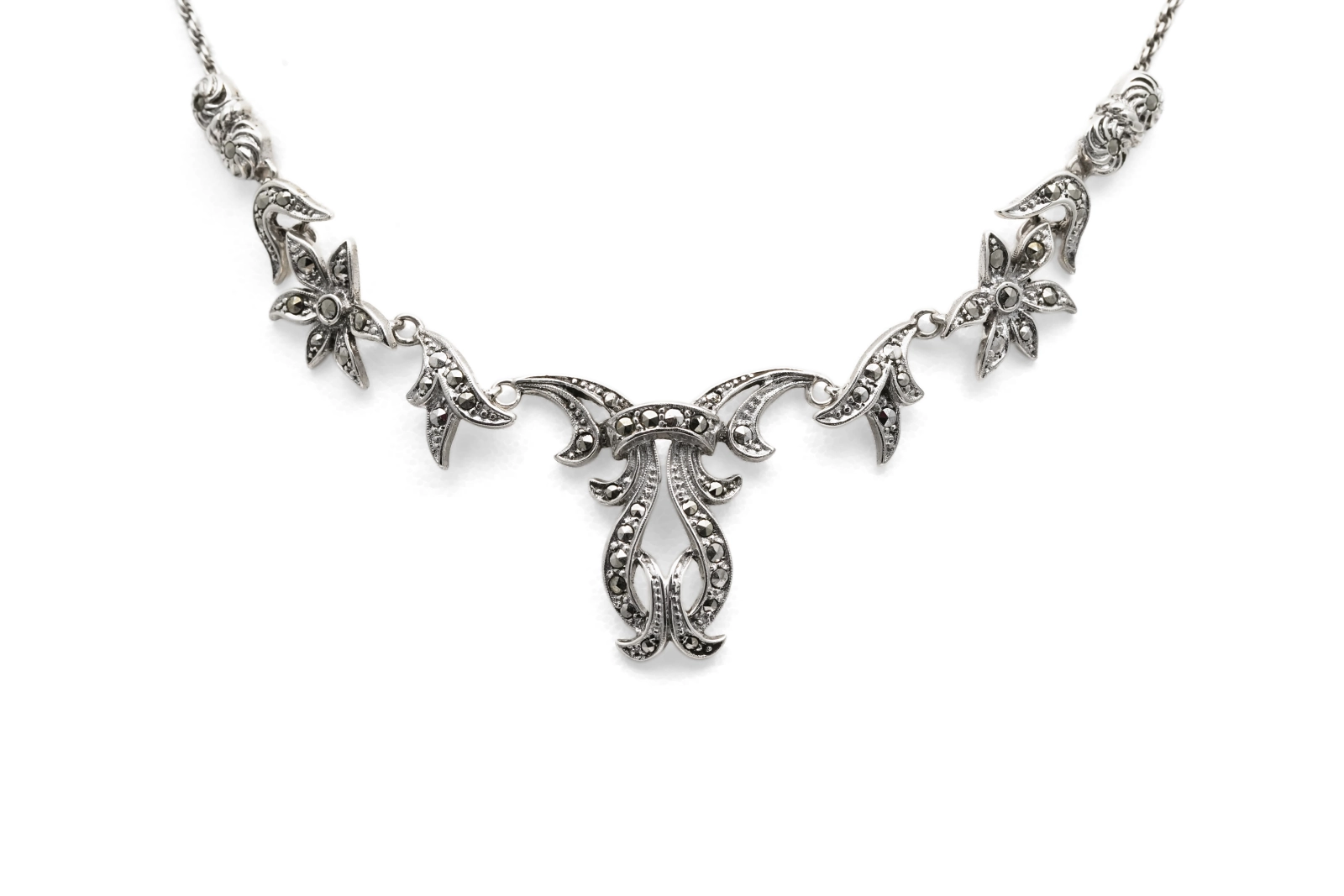 Collier Art Déco en argent 800 serti de marcassites